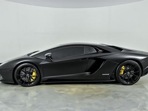 Used 2018 Lamborghini Aventador S AWD/4WD image 7