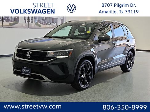 Certified 2023 Volkswagen Taos SE w/ Panoramic Sunroof Package FWD image 1