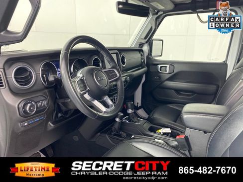 Used 2022 Jeep Wrangler Unlimited Sahara AWD/4WD image 11