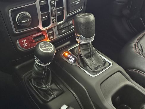 Used 2025 Jeep Gladiator Rubicon w/ Safety Group image 31