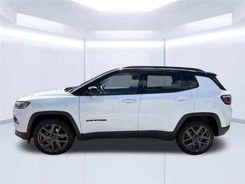 Used 2026 Jeep Compass Limited AWD/4WD image 3