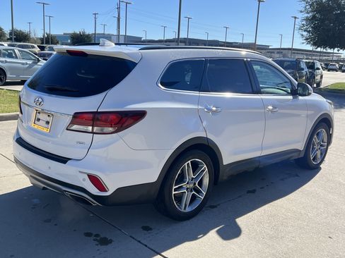 Used 2017 Hyundai Santa Fe SE Ultimate image 10