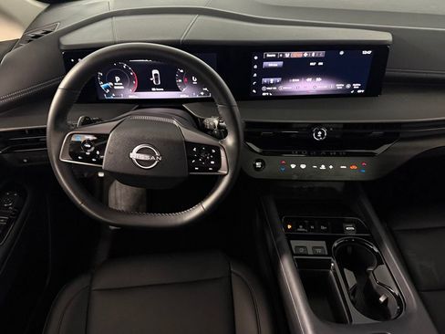 Used 2025 Nissan Murano SV FWD image 16