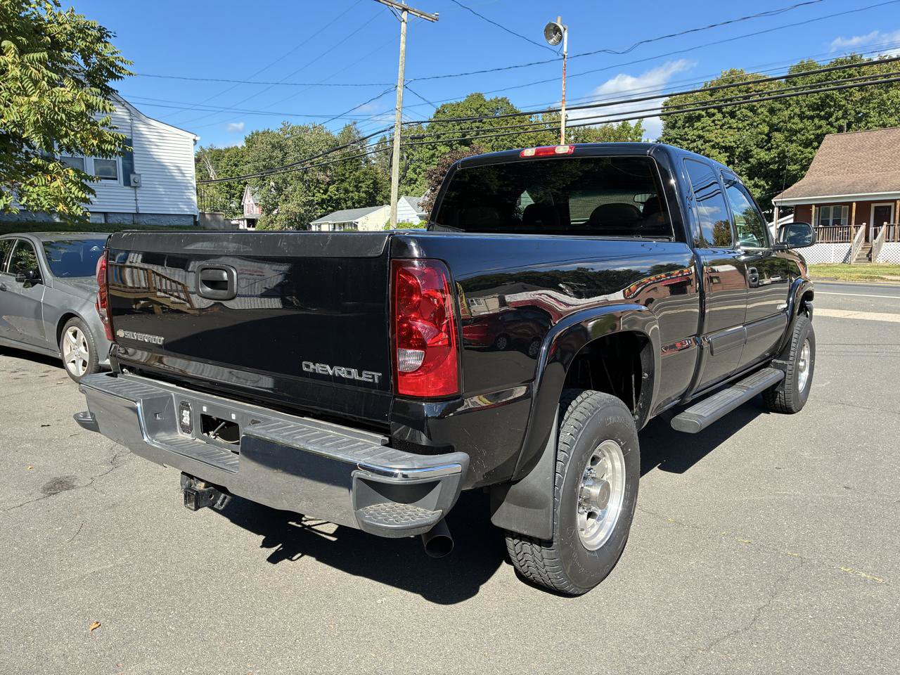 Used 2005 Chevrolet Silverado 2500 LT w/ Snow Plow Prep Package AWD/4WD image 5