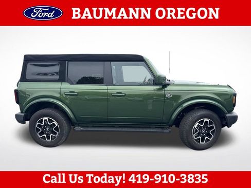 Used 2023 Ford Bronco Outer Banks AWD/4WD image 2
