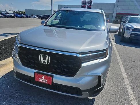 Used 2023 Honda Pilot Elite image 17