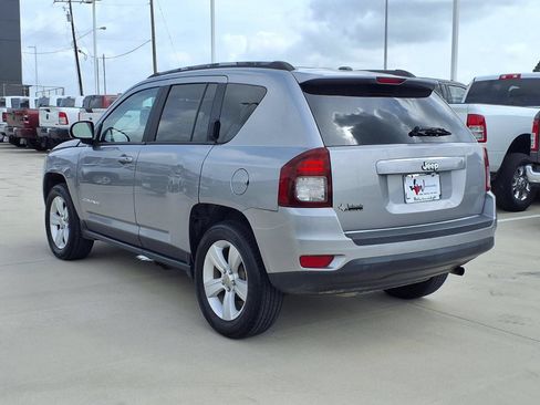 Used 2017 Jeep Compass Sport w/ Power Value Group FWD image 2