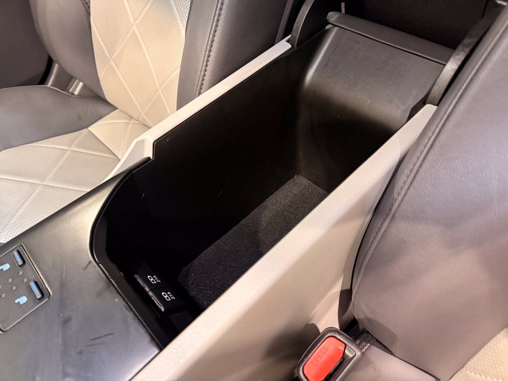 Used 2019 Toyota Camry XLE FWD image 29