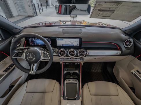 Certified 2026 Mercedes-Benz GLB 250 4MATIC image 8