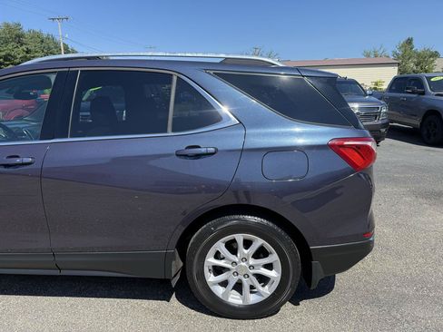 Used 2018 Chevrolet Equinox LT w/ Sun & Infotainment Package AWD/4WD image 4