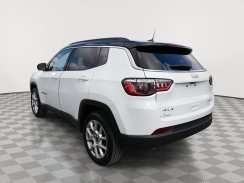 Used 2025 Jeep Compass Limited image 7