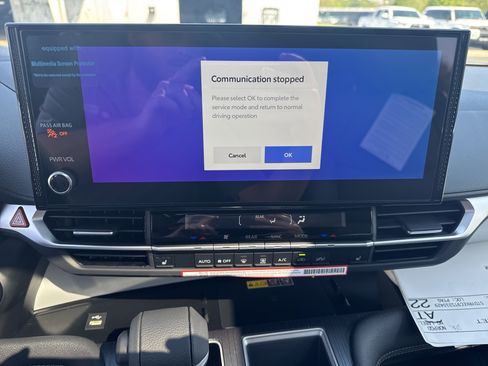 New 2026 Toyota Sienna XLE image 19