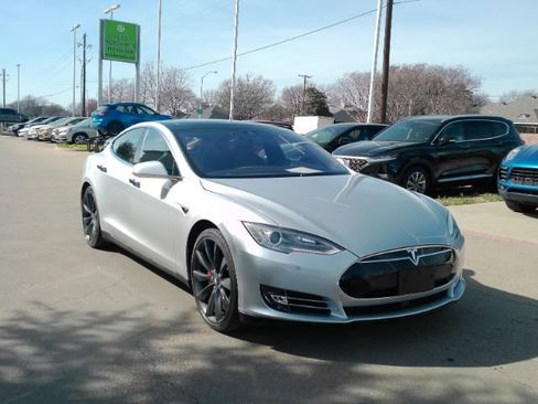 Used 2015 Tesla Model S P85D image 4