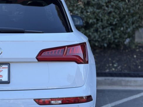 Used 2020 Audi SQ5 Premium Plus w/ Premium Plus Package image 16