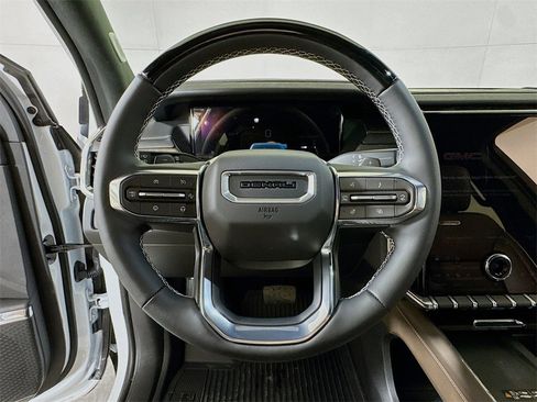 New 2026 GMC Acadia Denali Ultimate w/ LPO, Floor Liner Package image 6