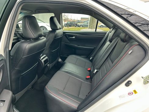 Used 2017 Toyota Camry SE image 25