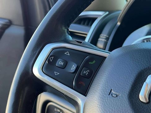 Used 2020 RAM 1500 Laramie AWD/4WD image 16