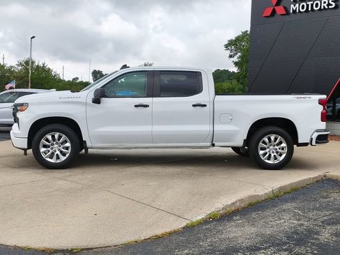 Used 2023 Chevrolet Silverado 1500 Custom AWD/4WD image 17