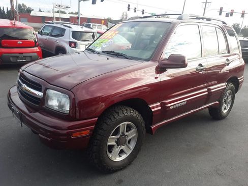 Used 2003 Chevrolet Tracker LT image 8