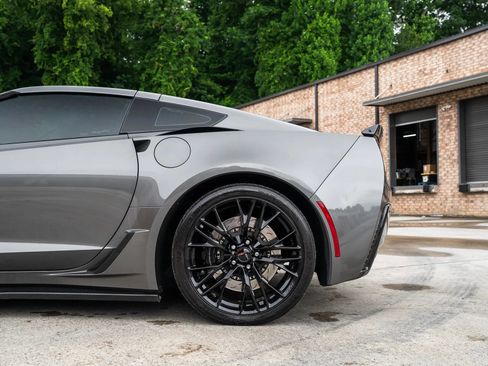 Used 2016 Chevrolet Corvette Z06 w/ 3LZ Preferred Equipment Group RWD image 6