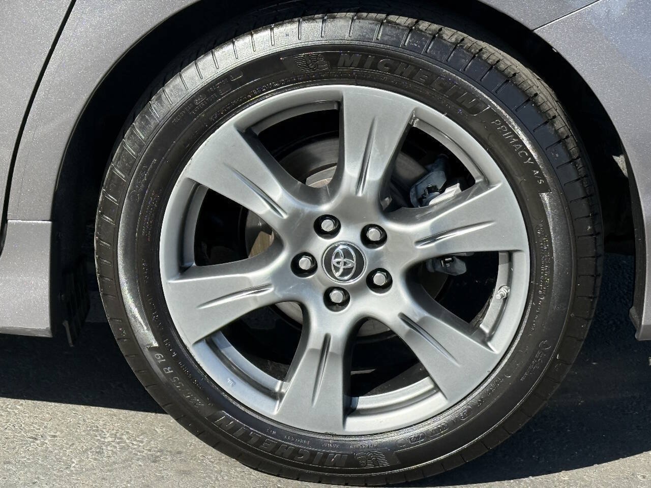 Used 2018 Toyota Sienna SE FWD image 16