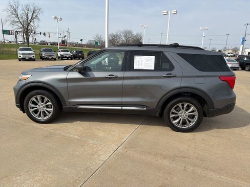 Used 2023 Ford Explorer XLT w/ Equipment Group 202A image 6