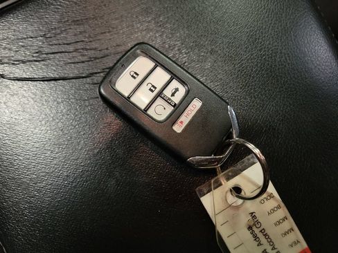 Used 2018 Honda Accord EX image 19