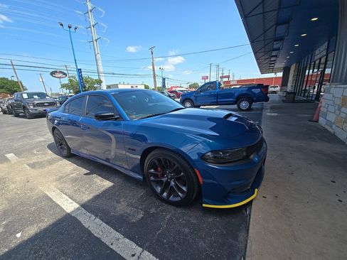 Used 2023 Dodge Charger R/T w/ Plus Group RWD image 2