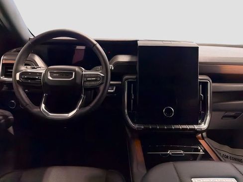 Used 2025 GMC Yukon XL Denali image 20