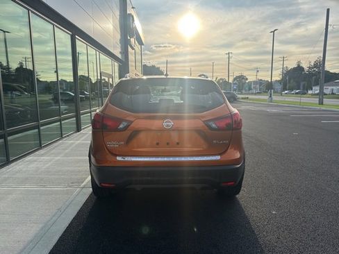 Used 2017 Nissan Rogue Sport SL image 4