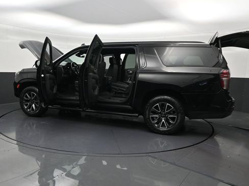 Used 2023 Chevrolet Suburban Z71 w/ Luxury Package AWD/4WD image 39