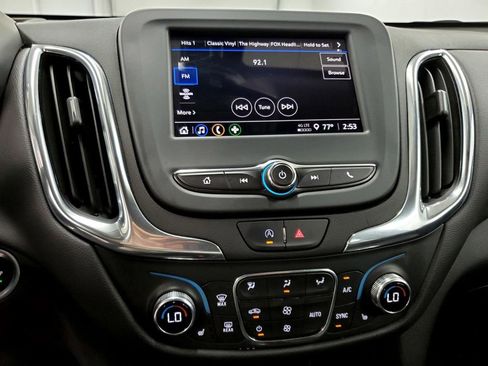 Used 2023 Chevrolet Equinox LT image 18