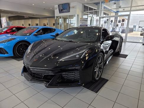 Used 2026 Chevrolet Corvette Z06 RWD image 3
