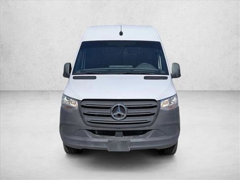 Used 2024 Mercedes-Benz Sprinter 2500 image 2