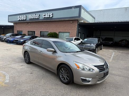 Used 2015 Nissan Altima 2.5 S w/ Power Driver Seat Package FWD image 3