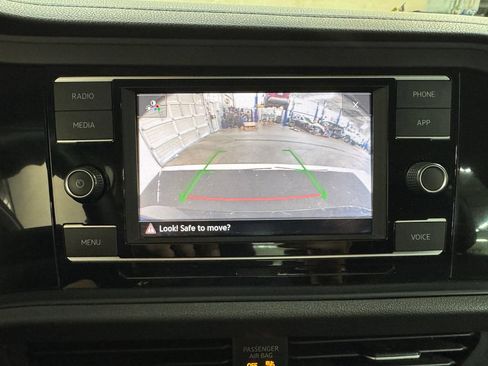 Used 2024 Volkswagen Jetta SE FWD image 21