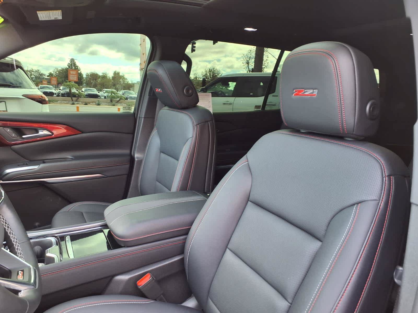 Used 2026 Chevrolet Traverse Z71 w/ LPO, Floor Liner Package AWD/4WD image 19