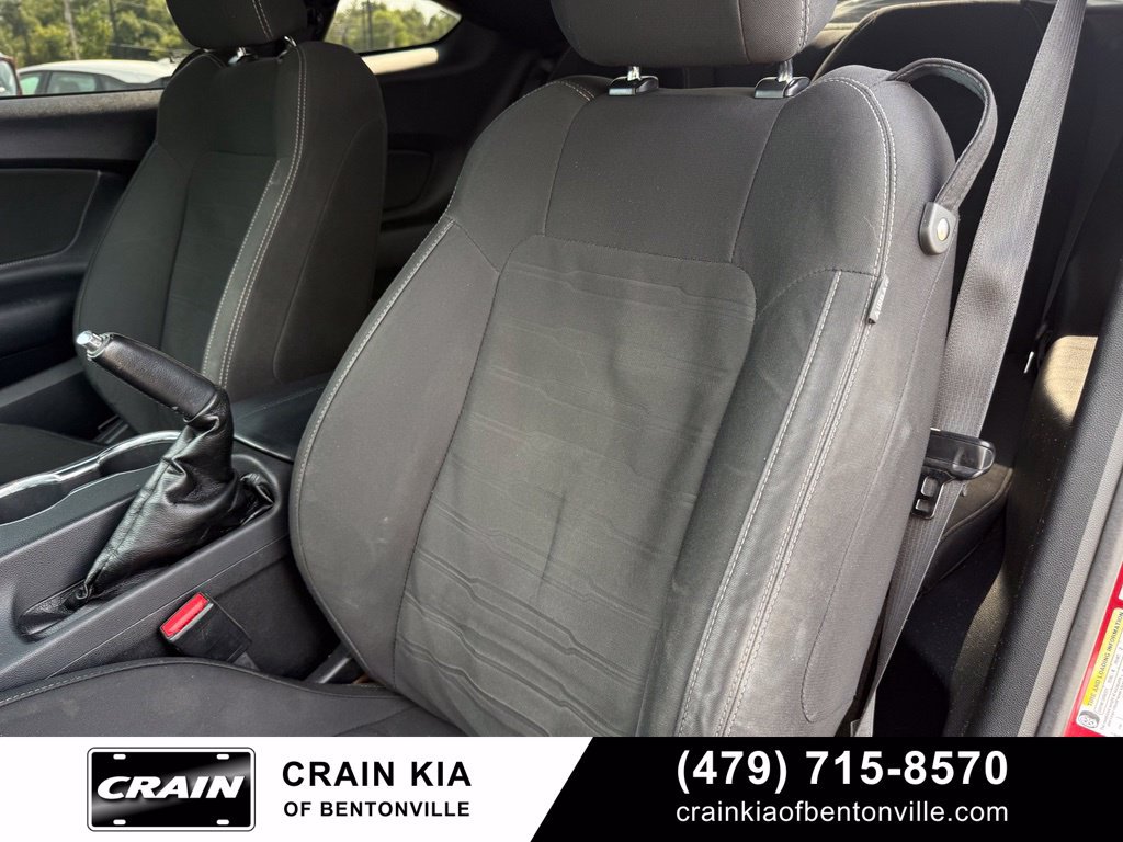 Used 2017 Ford Mustang Coupe RWD image 21