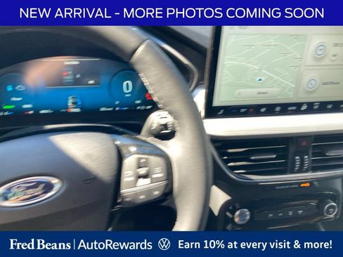 Used 2023 Ford Escape Platinum w/ Premium Technology Package AWD/4WD image 12