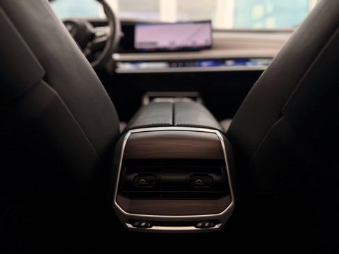 Used 2023 BMW 760i xDrive AWD/4WD image 69