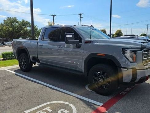 Used 2025 GMC Sierra 2500 AT4 w/ AT4 Premium Plus Package AWD/4WD image 6