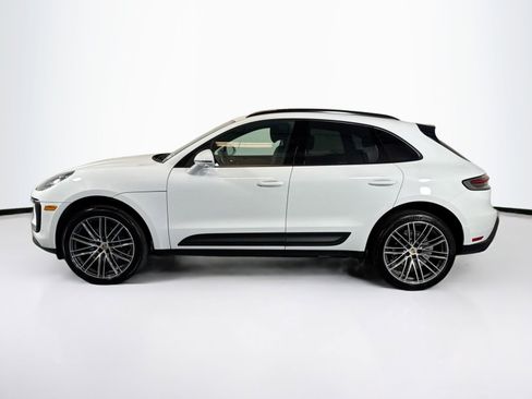 Used 2025 Porsche Macan image 2