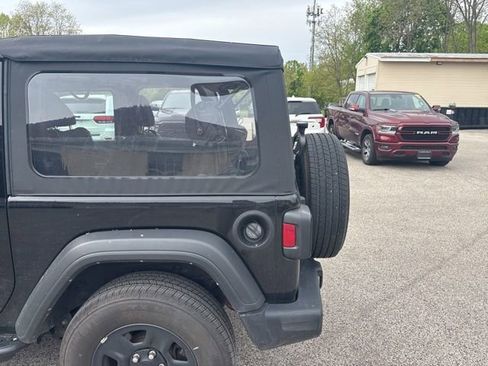 Used 2023 Jeep Wrangler Sport AWD/4WD image 9
