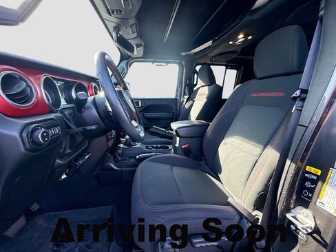 Used 2022 Jeep Gladiator Rubicon w/ Cold Weather Group AWD/4WD image 6