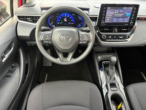 Used 2021 Toyota Corolla LE FWD image 4