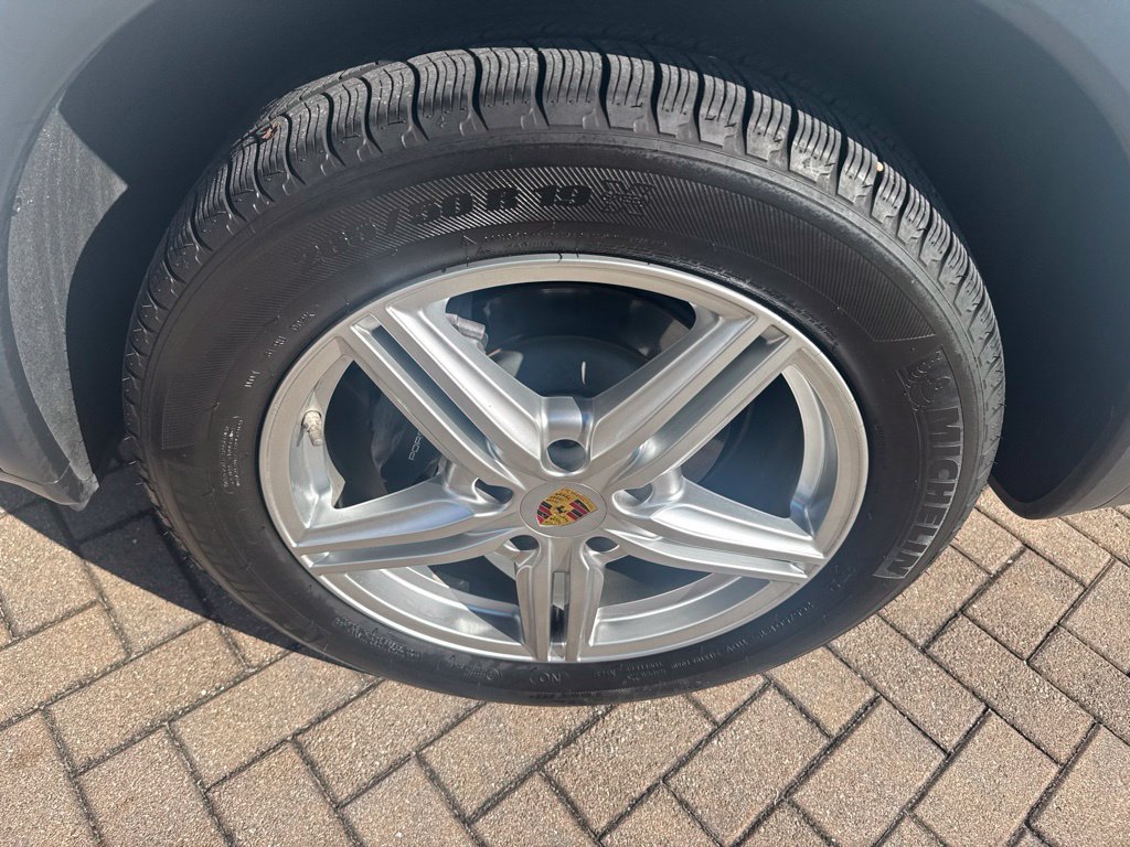 Used 2016 Porsche Cayenne Diesel AWD/4WD image 25