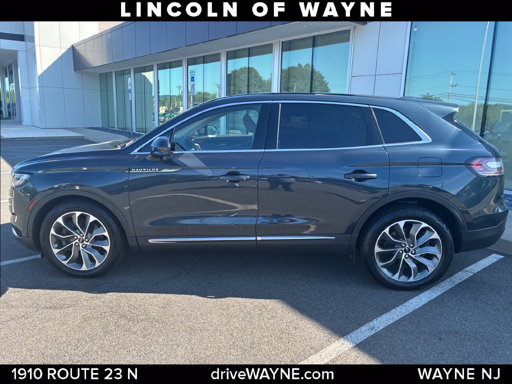 Certified 2022 Lincoln Nautilus Reserve AWD/4WD image 2