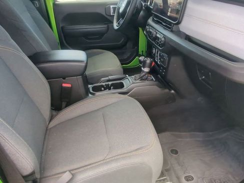 Used 2025 Jeep Wrangler Sport AWD/4WD image 24
