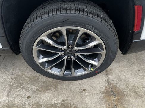 New 2024 Jeep Wagoneer Series II w/ Convenience Group I image 13