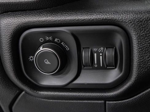 Used 2020 RAM 3500 Tradesman image 28